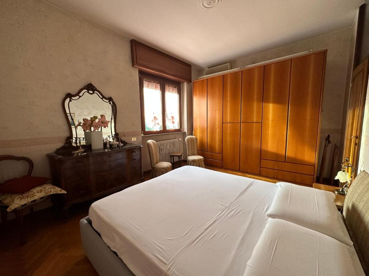 Dehomes - Two Bedrooms, Terrace, Wi-Fi, Tram To Centre & Rho Fiera Milánó Kültér fotó