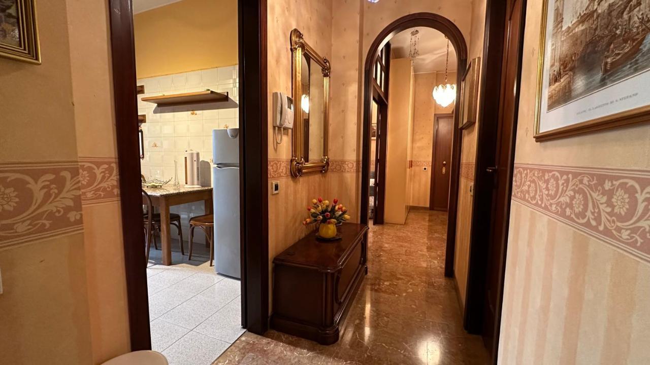 Dehomes - Two Bedrooms, Terrace, Wi-Fi, Tram To Centre & Rho Fiera Milánó Kültér fotó