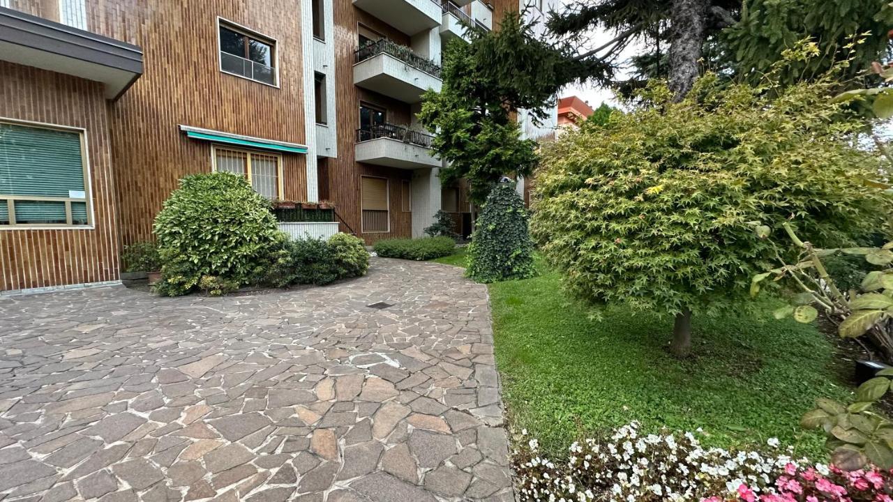 Dehomes - Two Bedrooms, Terrace, Wi-Fi, Tram To Centre & Rho Fiera Milánó Kültér fotó