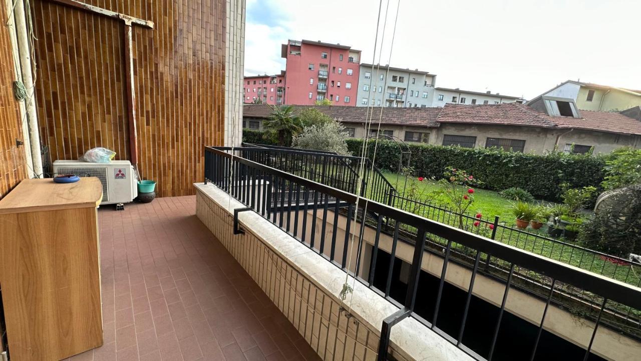 Dehomes - Two Bedrooms, Terrace, Wi-Fi, Tram To Centre & Rho Fiera Milánó Kültér fotó